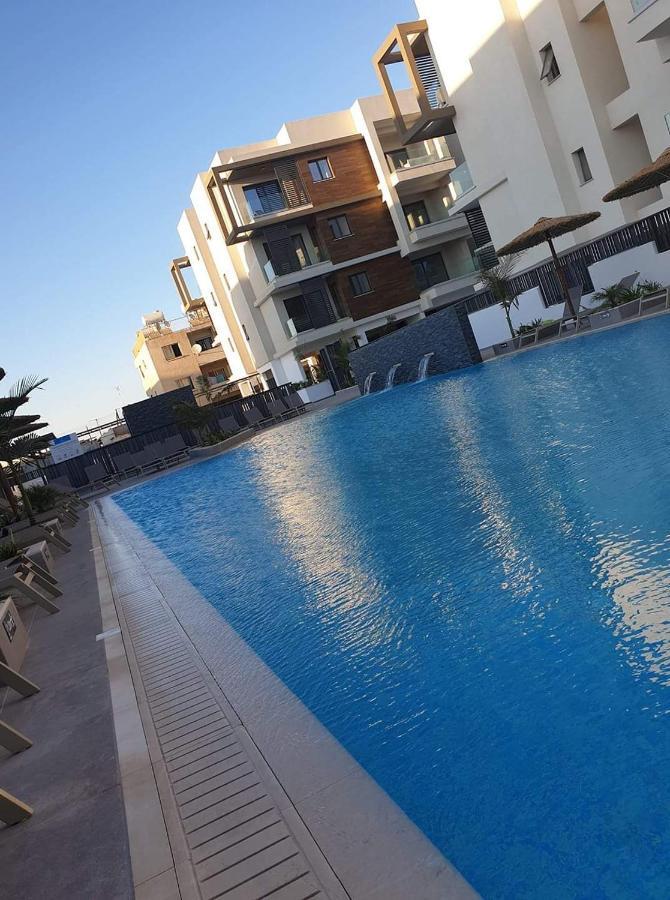 Cosmos Residence Paralimni Bagian luar foto