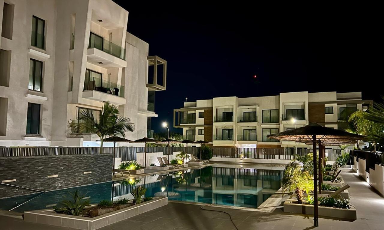 Cosmos Residence Paralimni Bagian luar foto